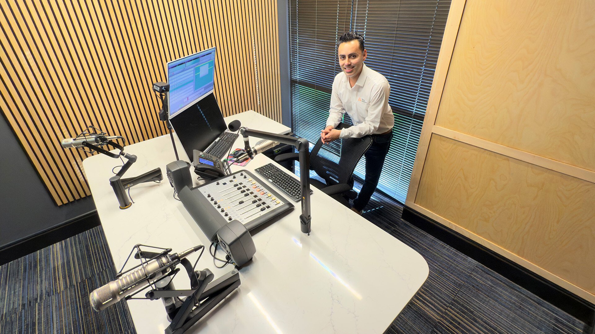 Un Minuto con Martin: Conoce La Consola Radius